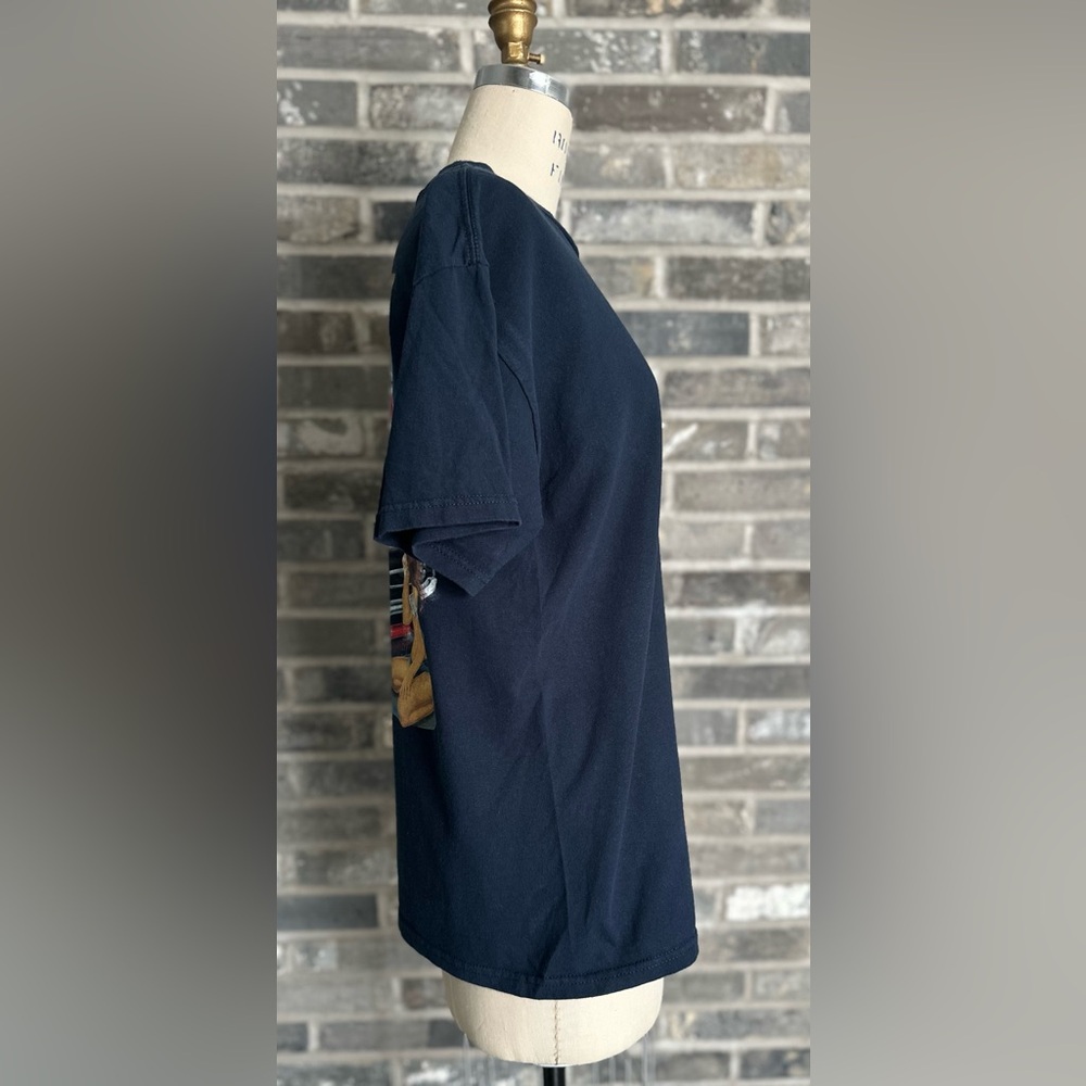 Hybrid Tees Car Wash Graphic T-Shirt Y2K Pinup Girl Muscle Car T-Shirt - Picture 2 of 8